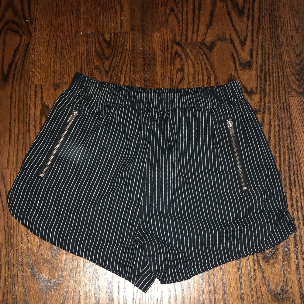 FOREVER 21 SHORTS
